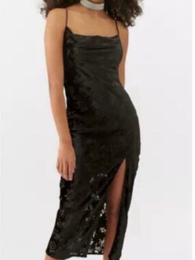 Urban Outfitters Black Floral Velvet Mallory Midi Dress